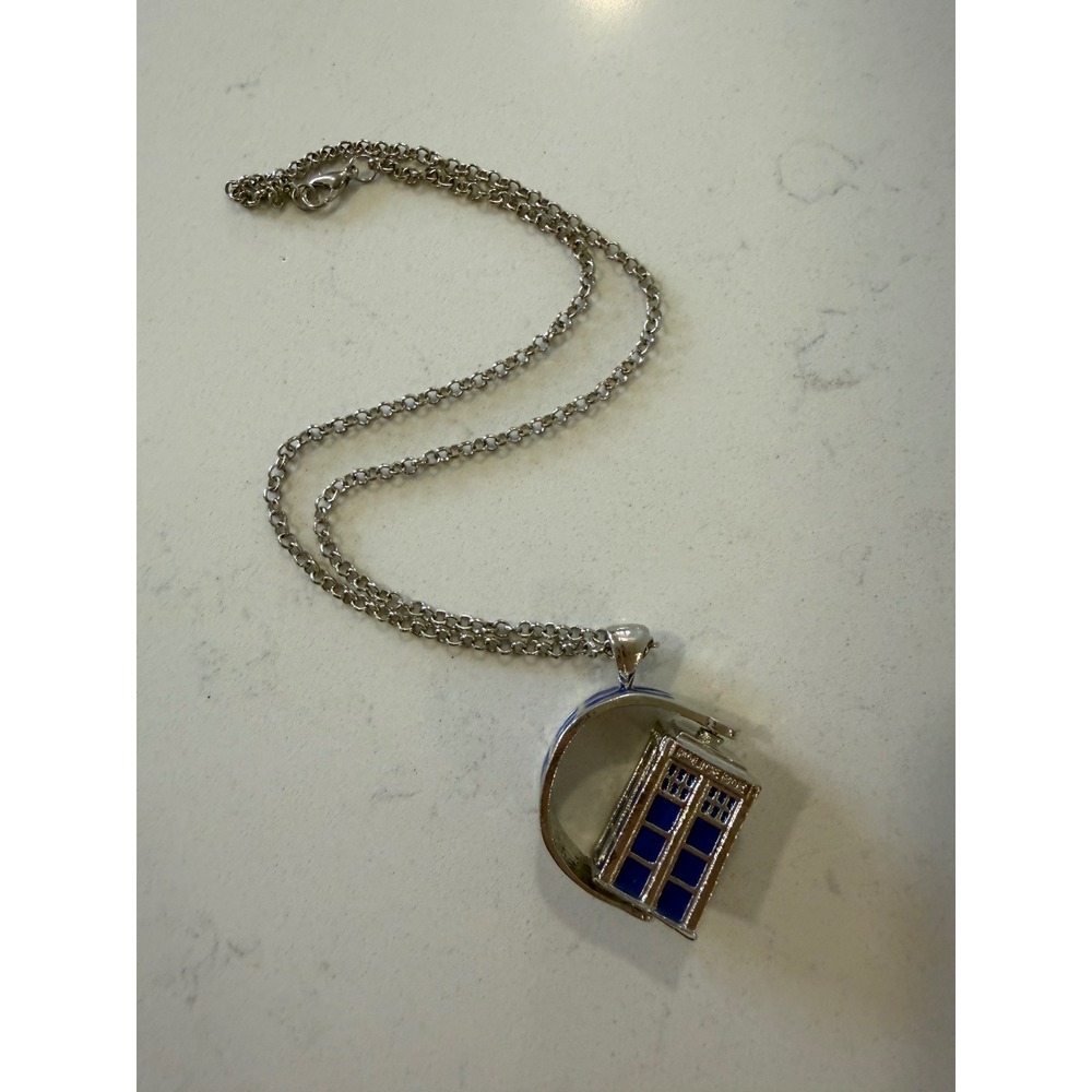Doctor Who TARDIS Spinning Pendant Necklace Silver Tone Blue Enamel BBC Fan Gear